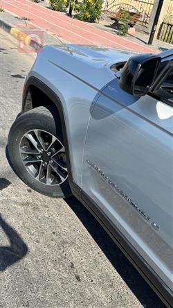 جیپ گراند شیرۆکی